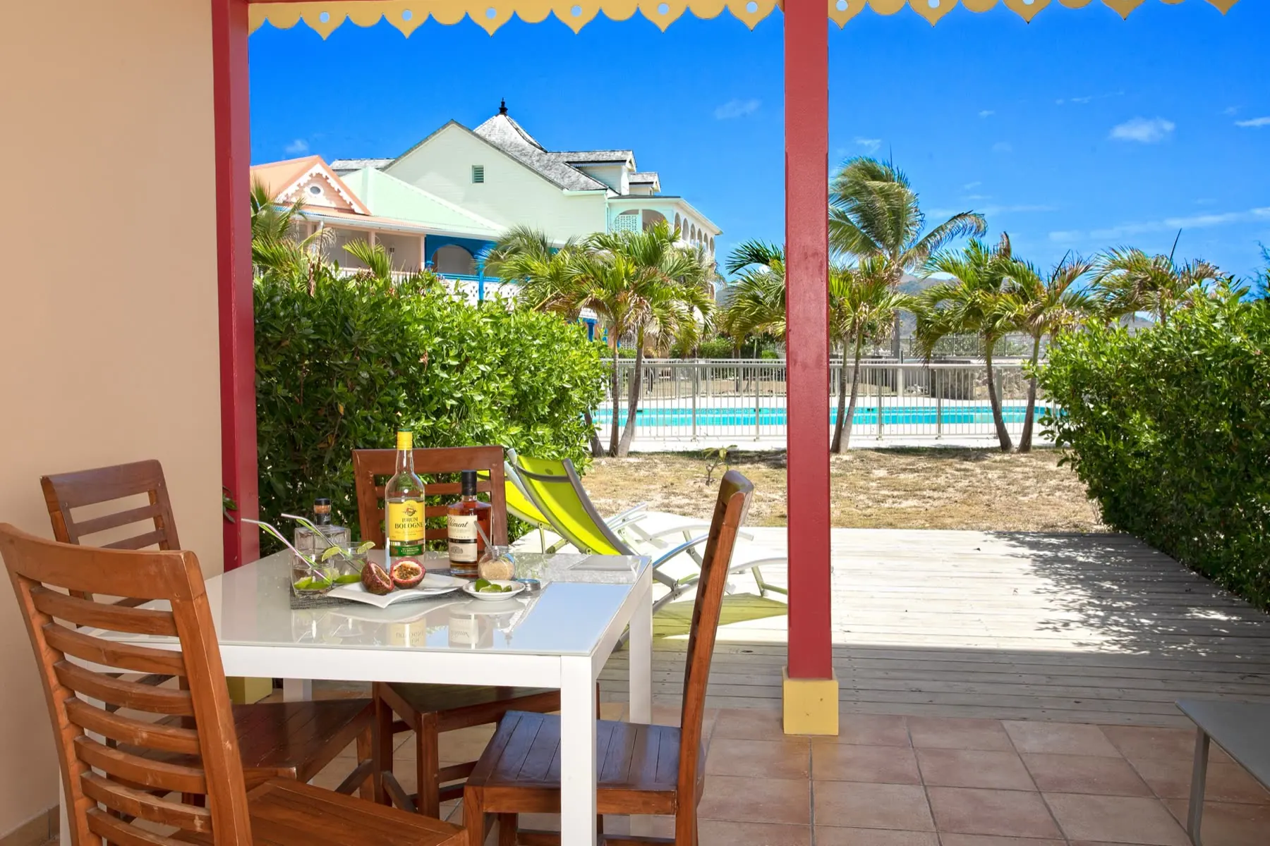 SALT 5, terrasse couverte sur jardin à Orient Bay